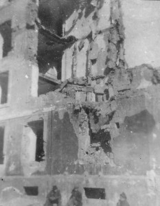1942 - la casa di Pino a Napoli dopo il bombardamento